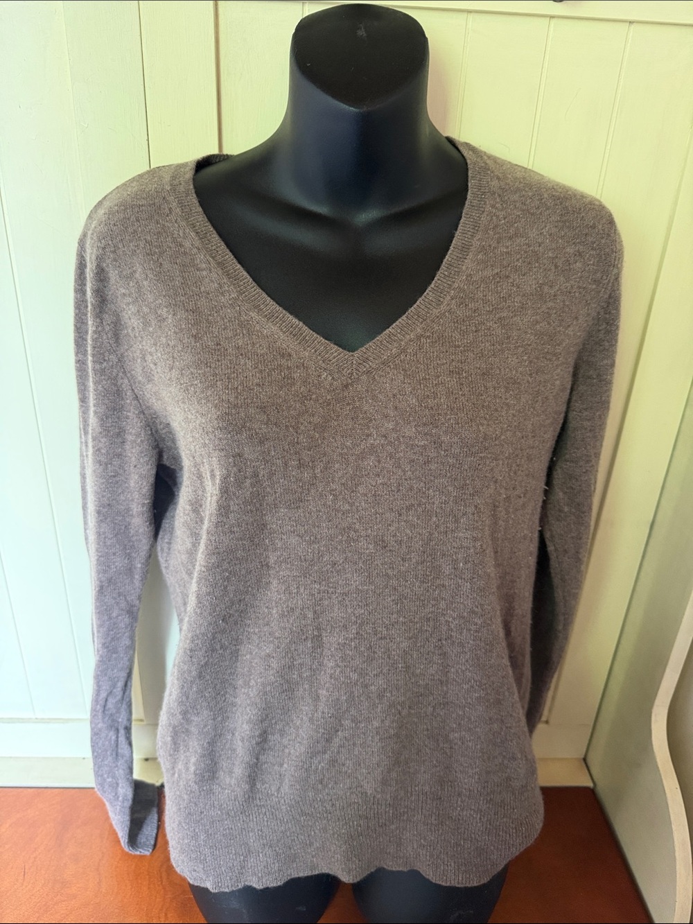 Prive Cashmere V‑Neck Sweater